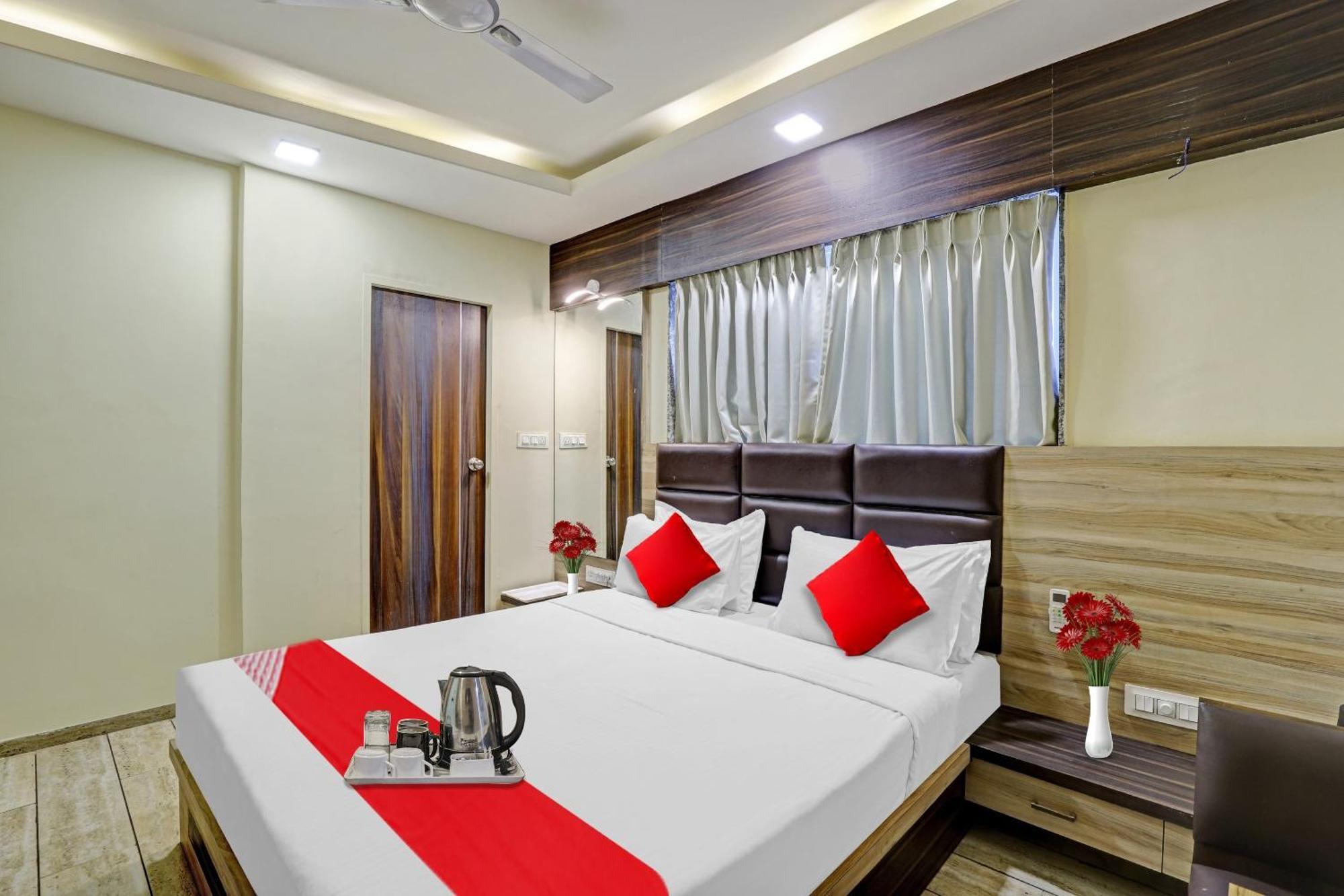 Collection O Hotel Raj Palace Vadodara Exterior photo
