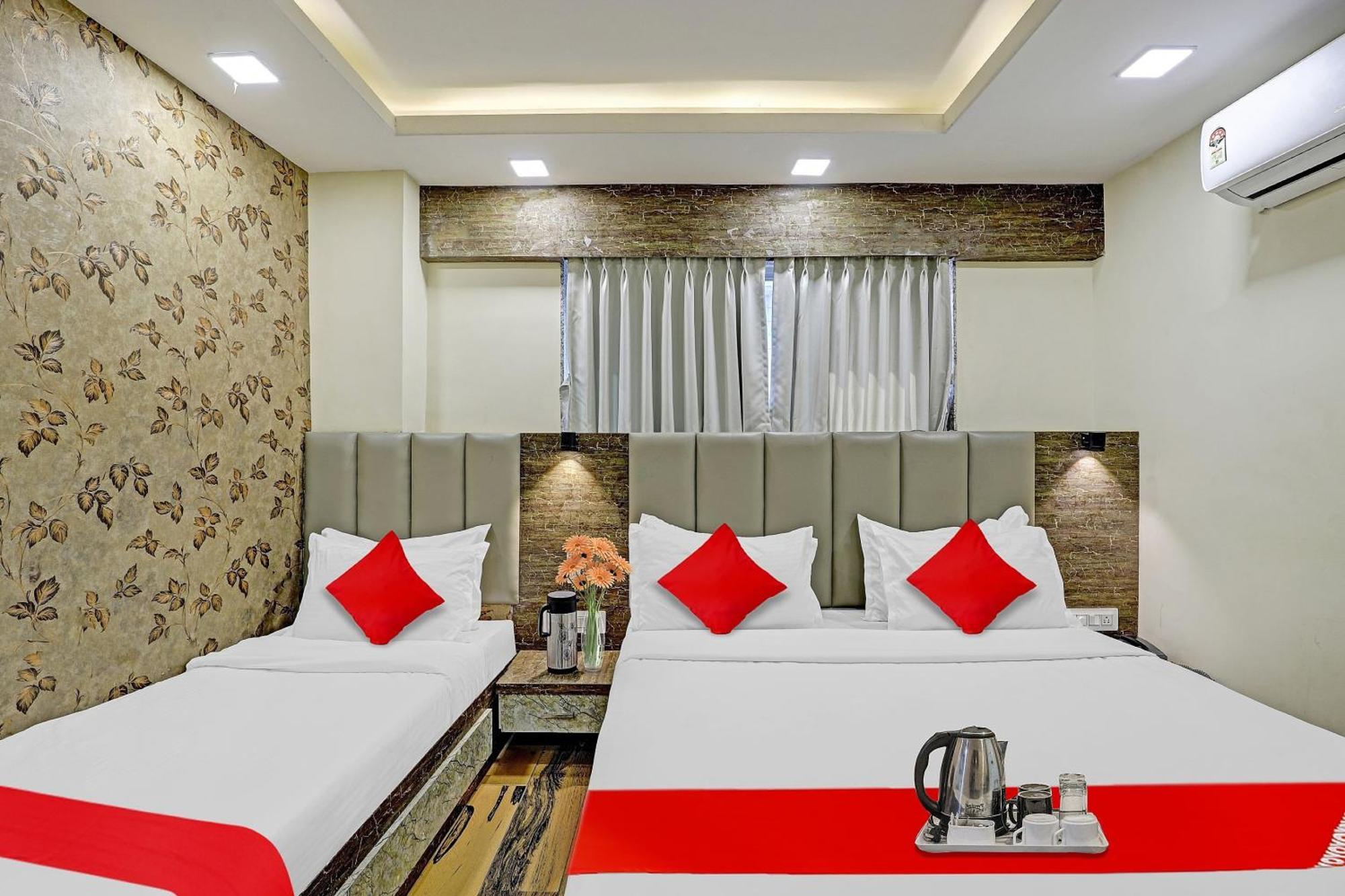 Collection O Hotel Raj Palace Vadodara Exterior photo